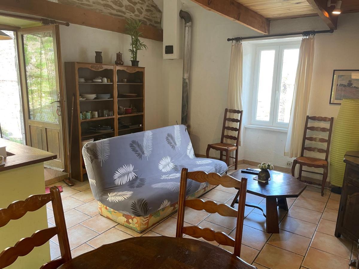 Saint-Melany Charmant Petit Gite Au Coeur De L'Ardeche מראה חיצוני תמונה
